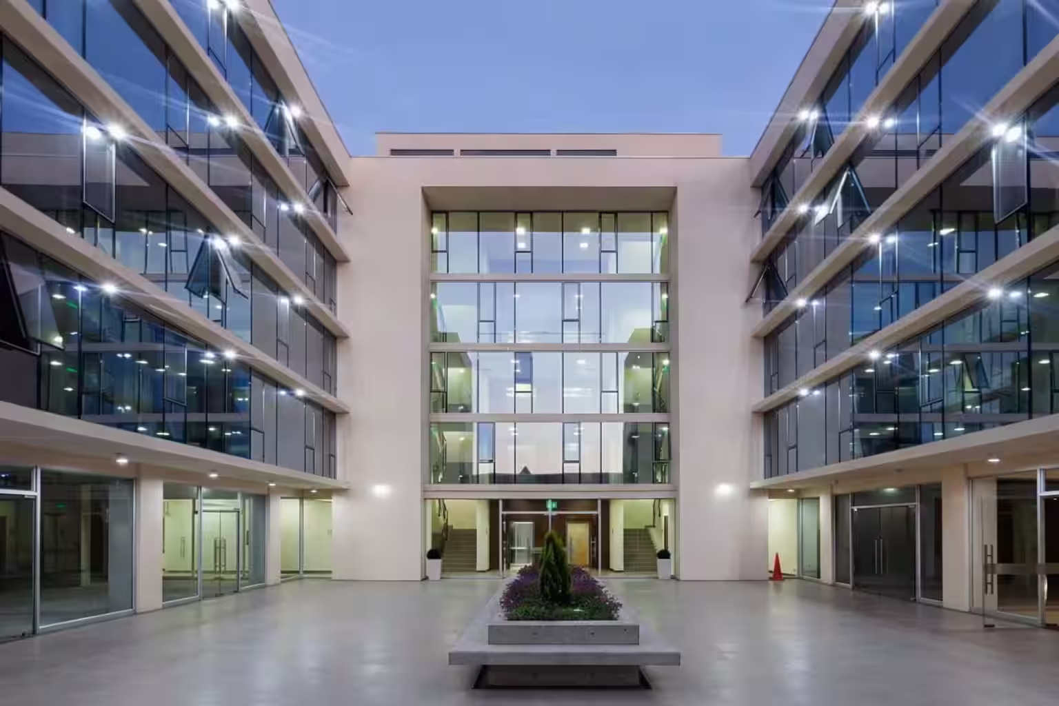 Edificio de oficinas - Abogados expertos en derecho laboral, ambiental y corporativo